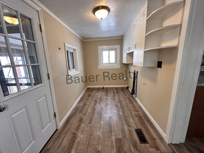 Building Photo - Renovated Two Bedroom Home