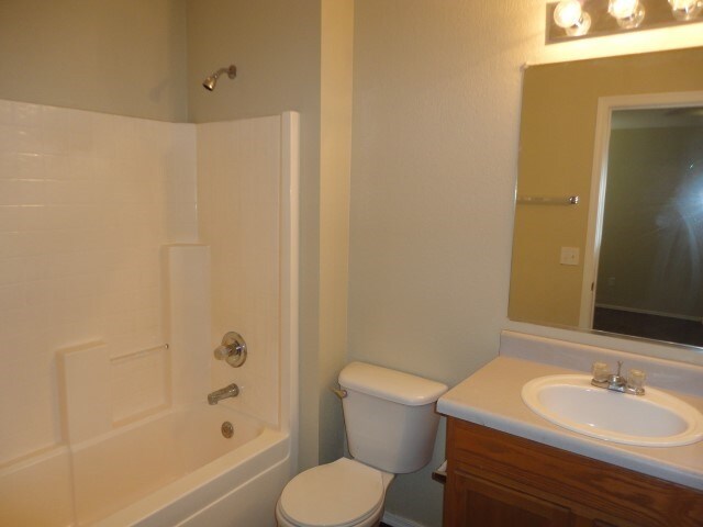 Building Photo - 1030 S Clancy Circle