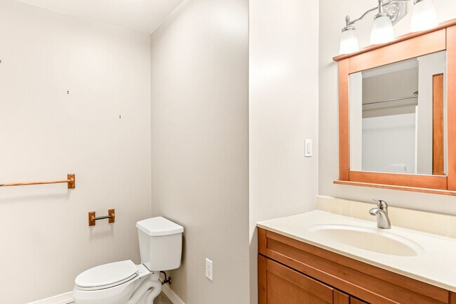 Building Photo - 808 Yorkview Dr