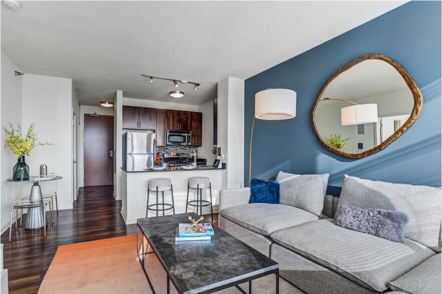 Building Photo - 411 N Halsted St