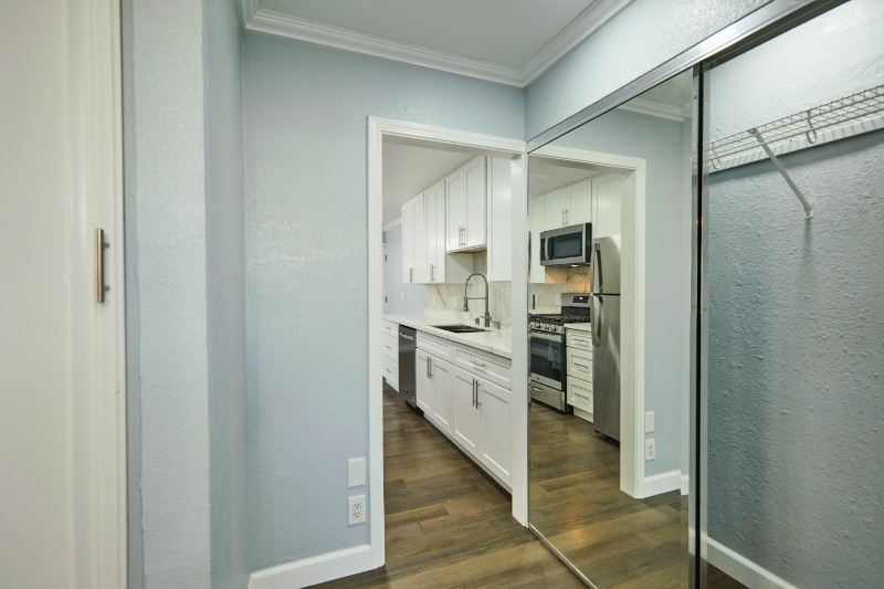 Building Photo - 781 Elm St