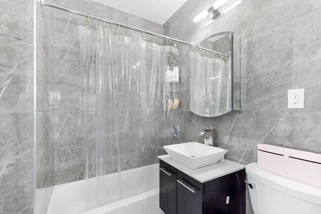 Building Photo - 237 E 31st St