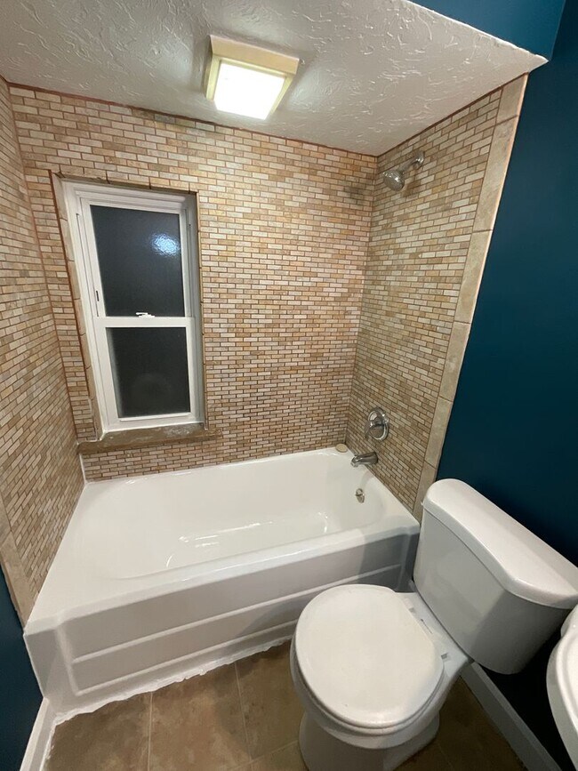 Building Photo - 5817 Archmere Ave