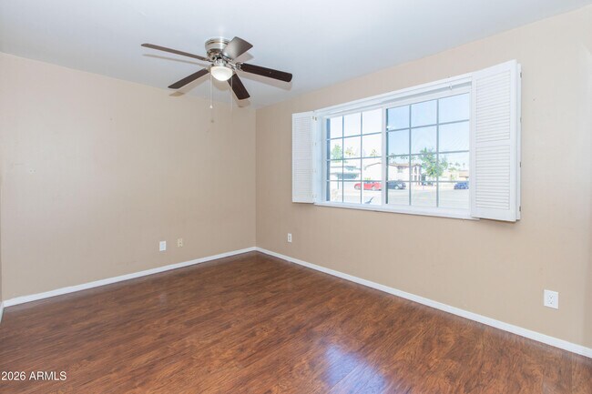 Building Photo - 1813 E Ellis Dr