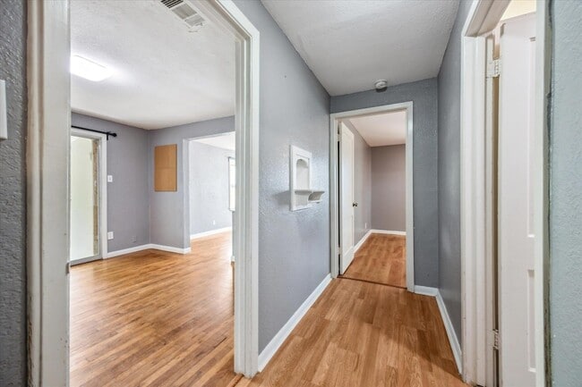 Building Photo - 1102 Cherico St