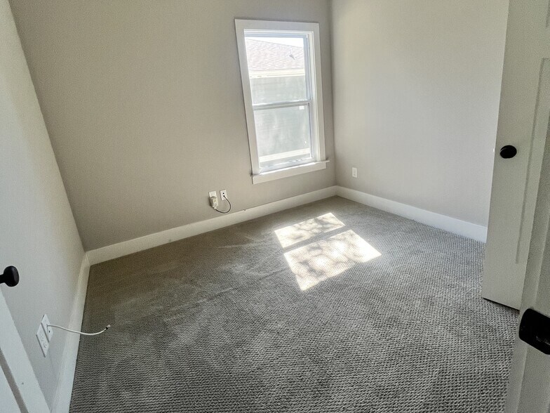 Building Photo - 321 Lambuth Blvd