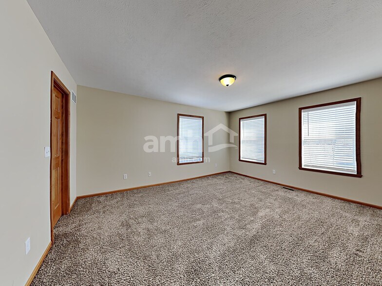 Building Photo - 6715 Legacy Pointe Ct