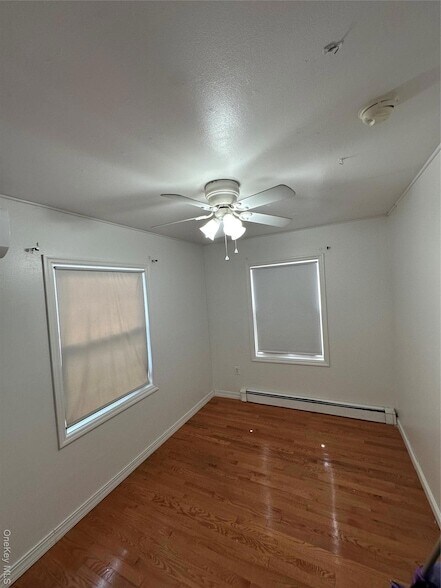 Building Photo - 12 Green Ln