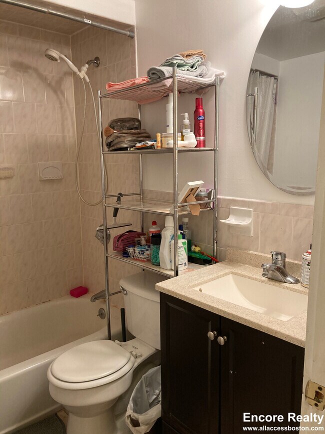 Building Photo - 145 Endicott St