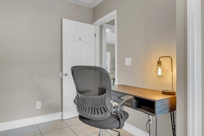 Building Photo - 915 Buena Vista Dr