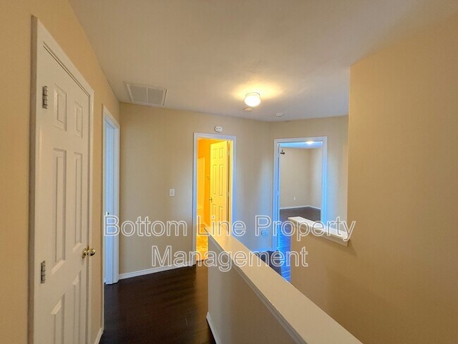 Building Photo - 8125 Rosberg Ln