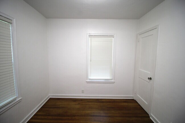 Building Photo - Live Near the Water & NAS Pensacola — Charming 3BR Cottage with Screened Porch, Character Details...