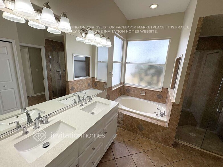 Building Photo - 4505 Bedford Ct E