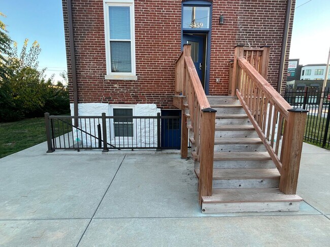 Building Photo - 4459 Swan Ave - Sassafras