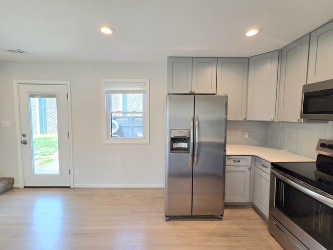 Building Photo - 10810 Norman Ave