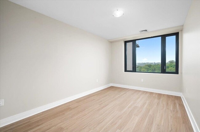 Building Photo - 701 Ridge Hill Boulevard