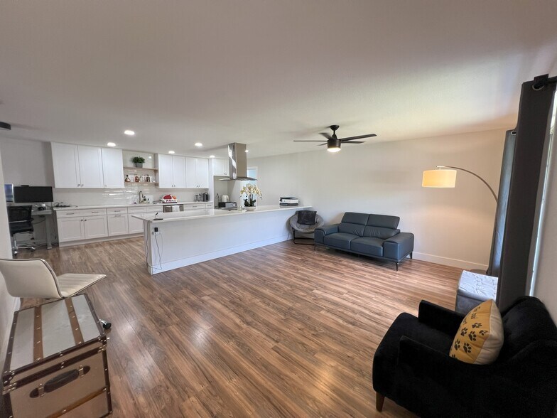 Building Photo - 1702 Bristol Ct N