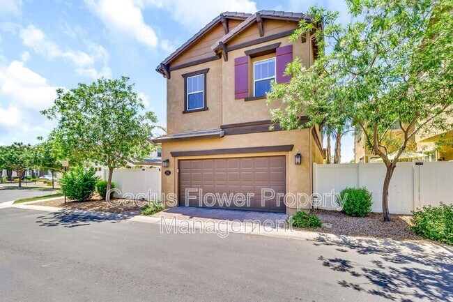 Building Photo - 2734 S Santa Rita