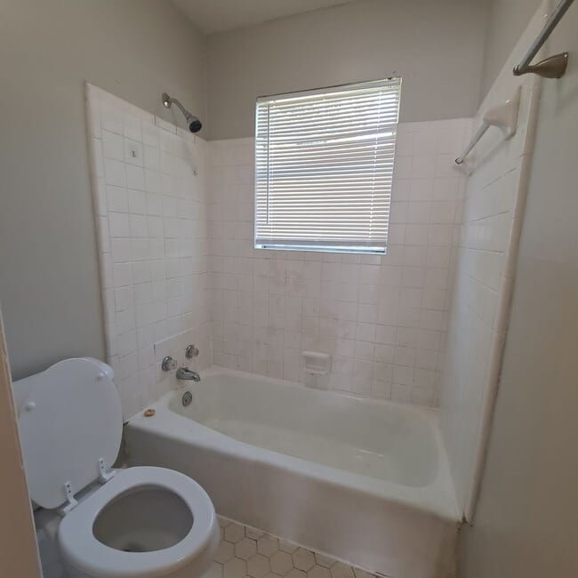 Building Photo - 4839 Applestone St