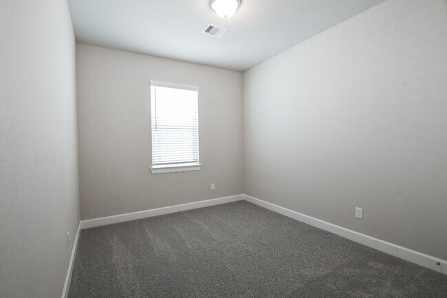 Building Photo - 3112 La Rambla Dr