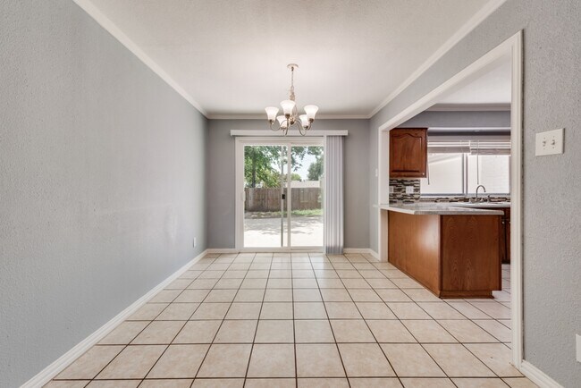 Building Photo - 1108 Janell Dr