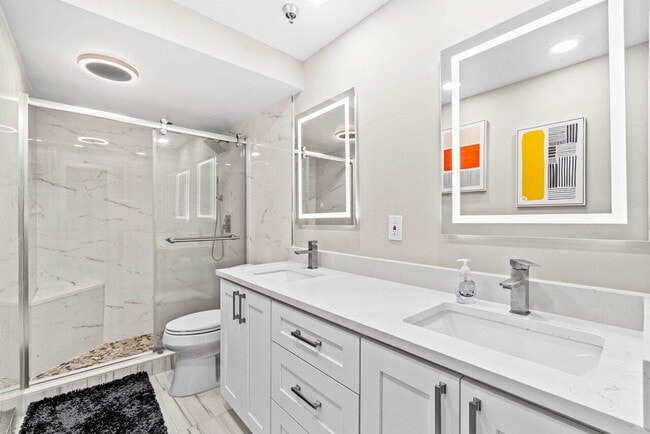 Building Photo - 899 Jeffery St