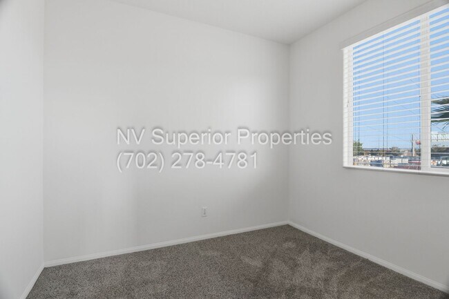Building Photo - NW!! 4 Bedrooms!!! One Bedroom Down!!  Pool!!! Tankless Hot Water Heater!! Court yard at entrance...