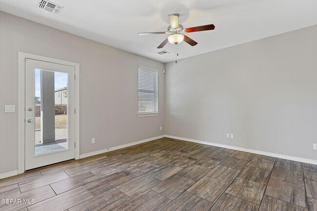 Building Photo - 229 Gonzalo Cir