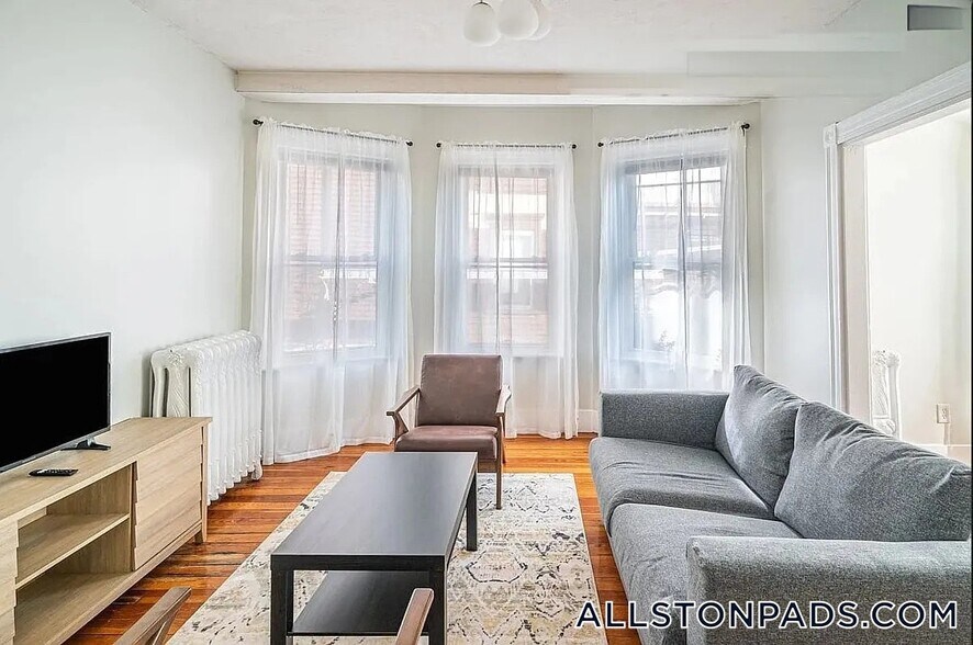 Building Photo - 6 Haskell St