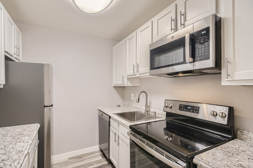 Kitchen - 9375 E 17th Ave