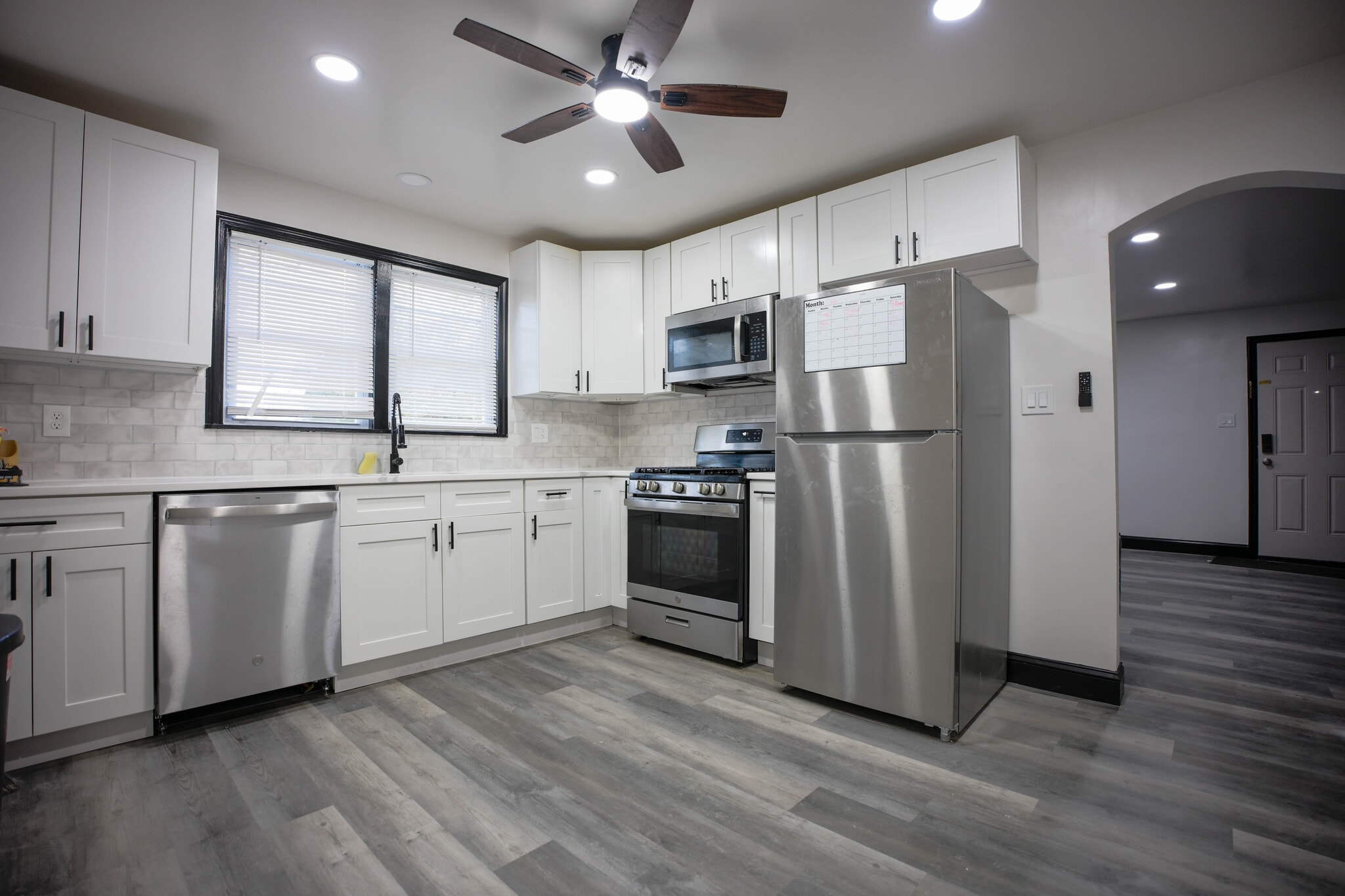 Building Photo - 111 E Garwood Ave