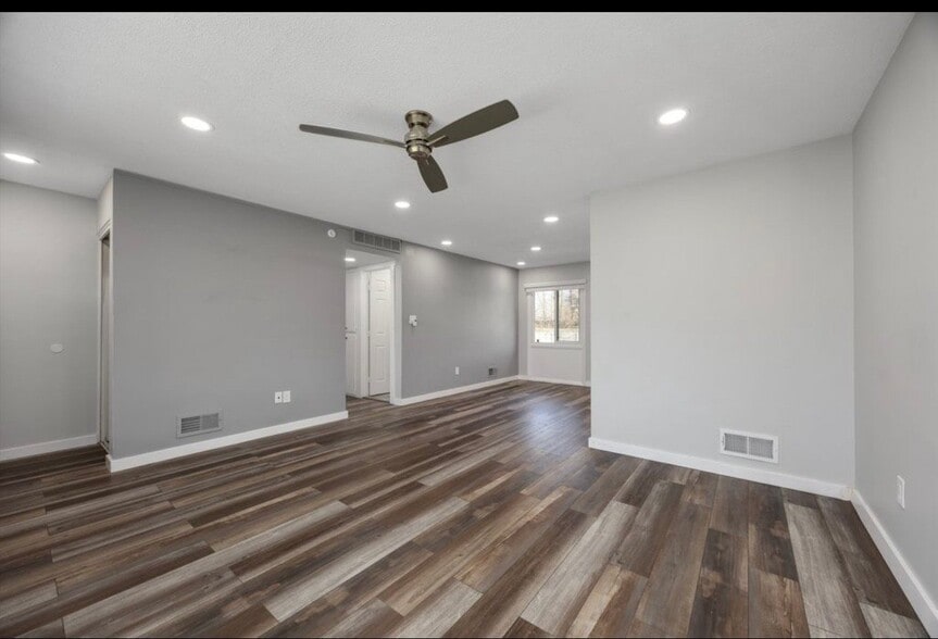 Building Photo - 37880 Wendy Lee St