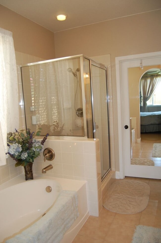 Building Photo - 3 bedroom Gem in Anatolia