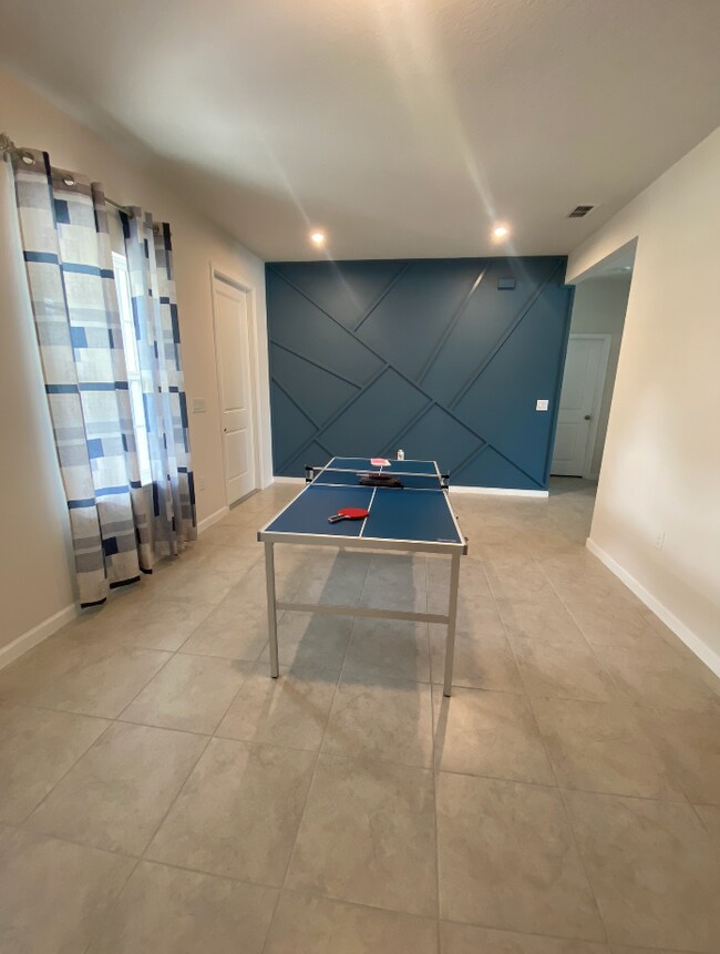 Building Photo - 100 Lavenna Ave