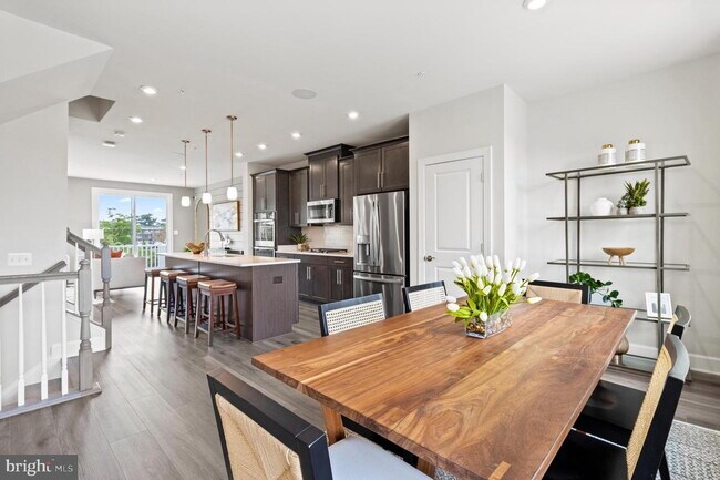 Building Photo - Beautiful 3-Bedroom Townhome in Brandywine!