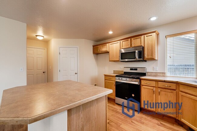 Building Photo - Great home in Meridian, close to parks, restaurants and shopping!