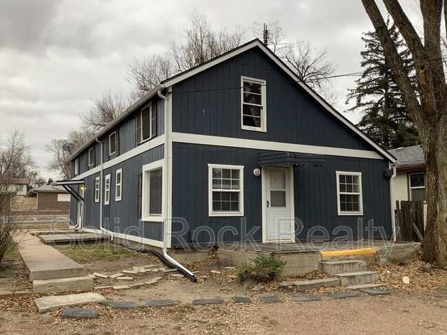 Building Photo - 2419 E Monument St