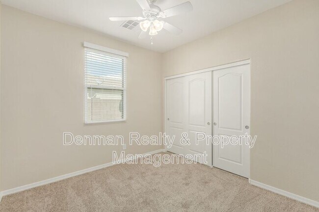 Building Photo - 1154 W Stephanie Ln