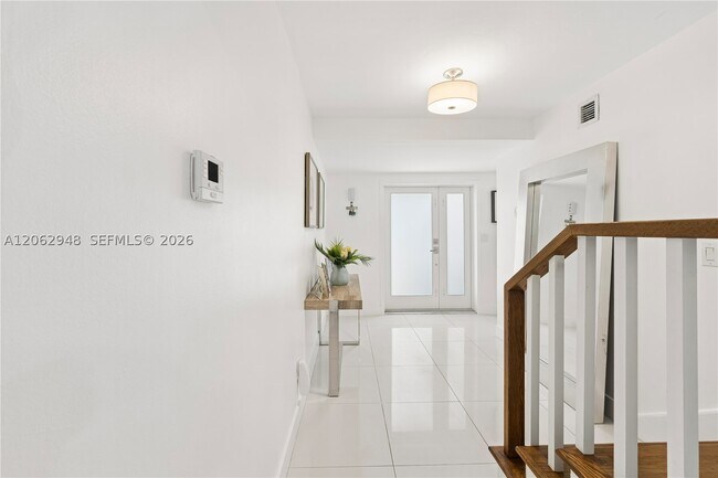 Building Photo - 420 Aledo Ave
