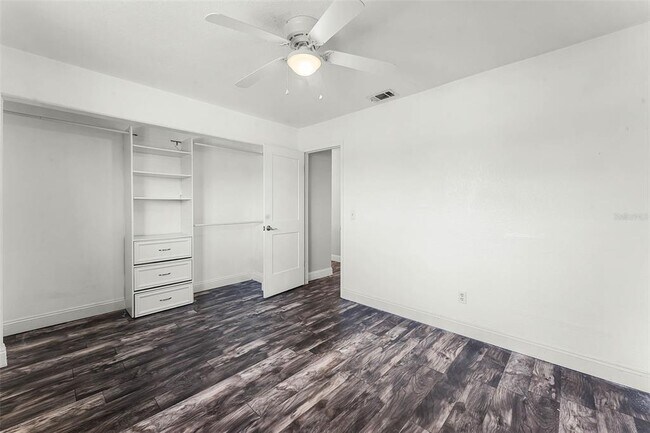 Building Photo - 119 Floral Ct