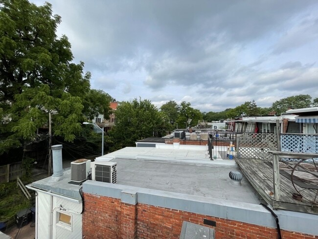 Building Photo - 1834 Ingleside Terrace NW