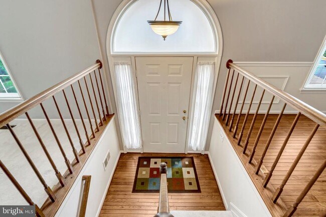 Building Photo - 5964 Norham Dr