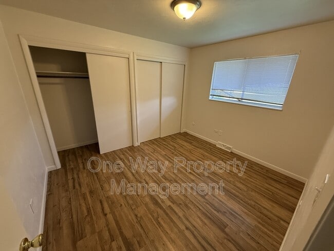 Building Photo - 122-124 12th Avenue - 124