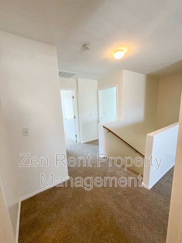 Building Photo - 4237 E Windsor Dr