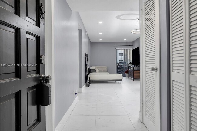 Building Photo - 3300 Spanish Moss Terrace