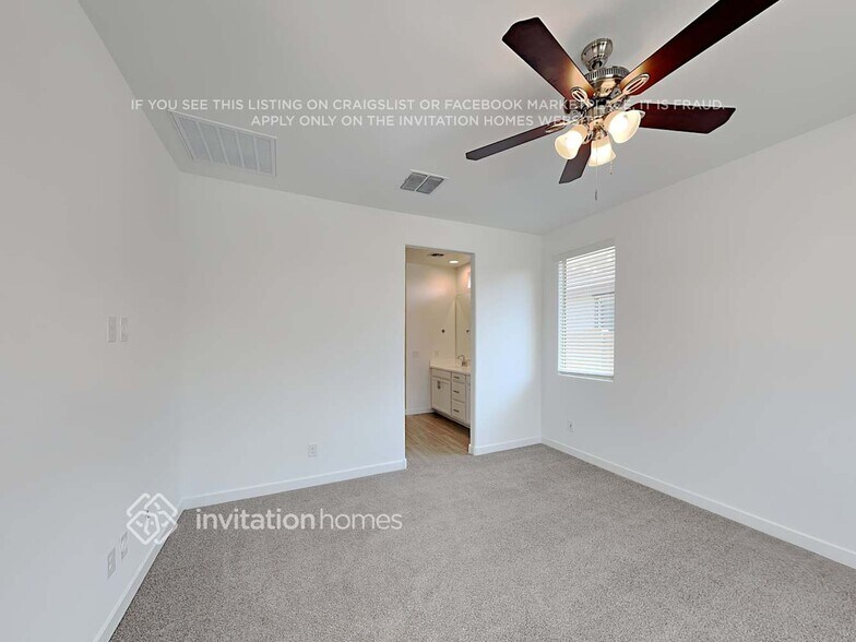 Building Photo - 16409 W Questa Dr