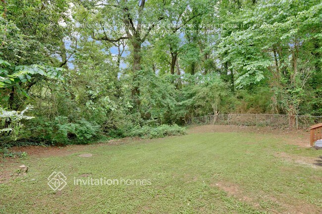 Building Photo - 1721 Flintwood Dr SE