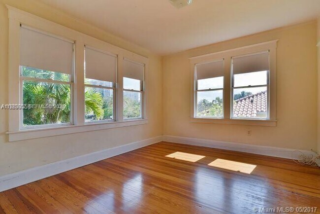 Building Photo - 2000 S Miami Ave