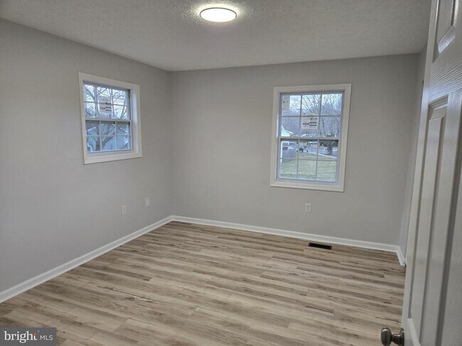 Building Photo - 732 Narrowleaf Dr