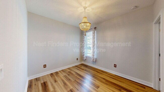 Building Photo - 257 Windermere Way